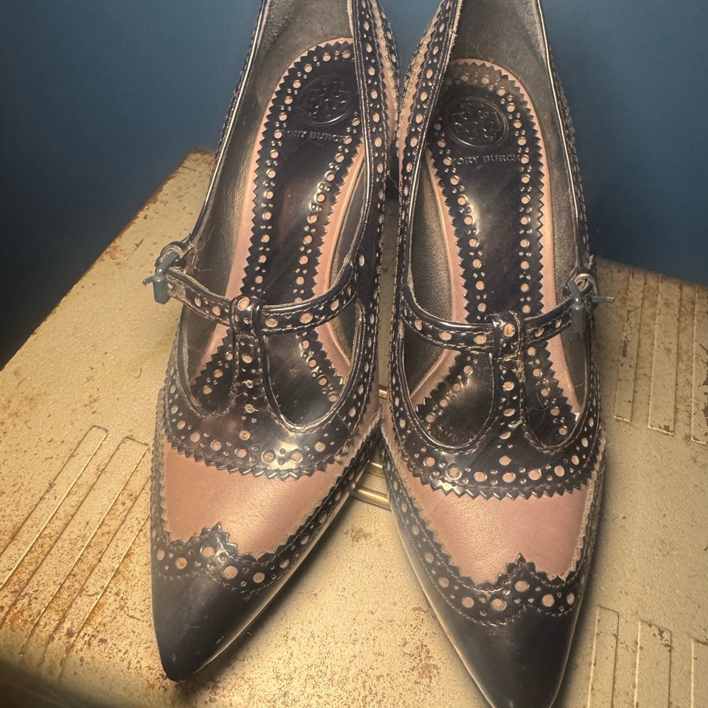 Tory Burch Sz 5.5 Everly Wingtip Pump Heels